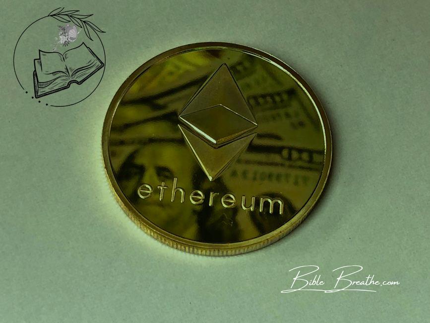 Round Gold-colored Ethereum Ornament